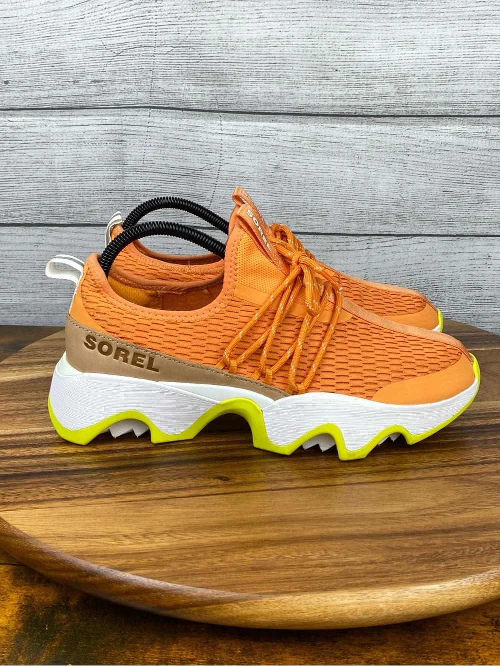 Sorel Kinetic Impact II Lace Up Sneaker Orange Yellow Women’s Shoe Size 8.5